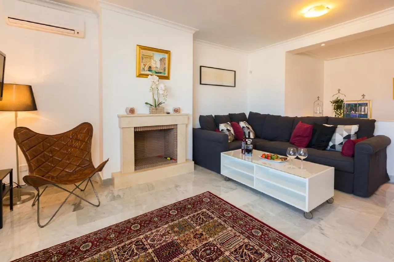 Puerto Banus Senorio De Aloha 3 Bed Apartment With Seaviews Marbella Spain