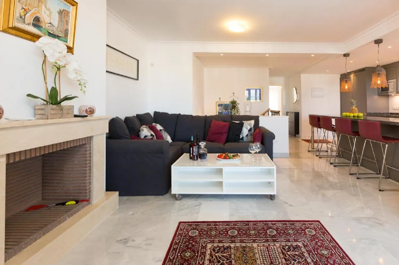 Puerto Banus Senorio De Aloha 3 Bed Apartment With Seaviews Marbella